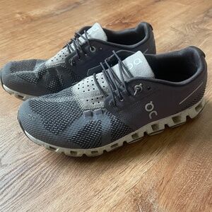 Woman On Cloud - Size 7.5